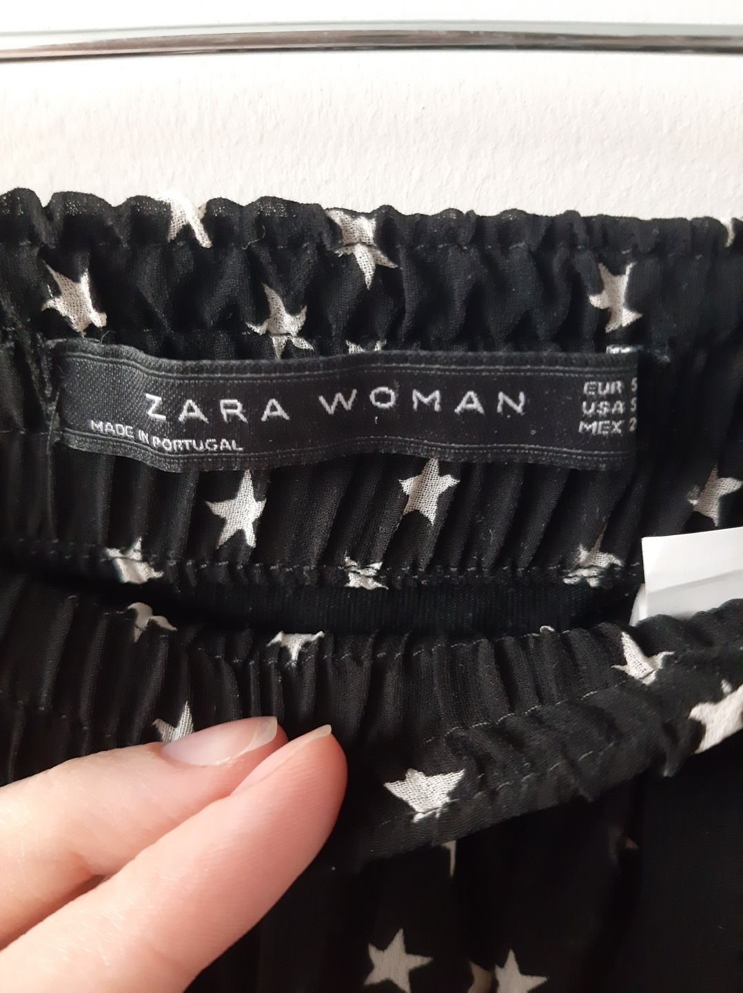 Śliczna spódniczka midi Zara w gwiazdki