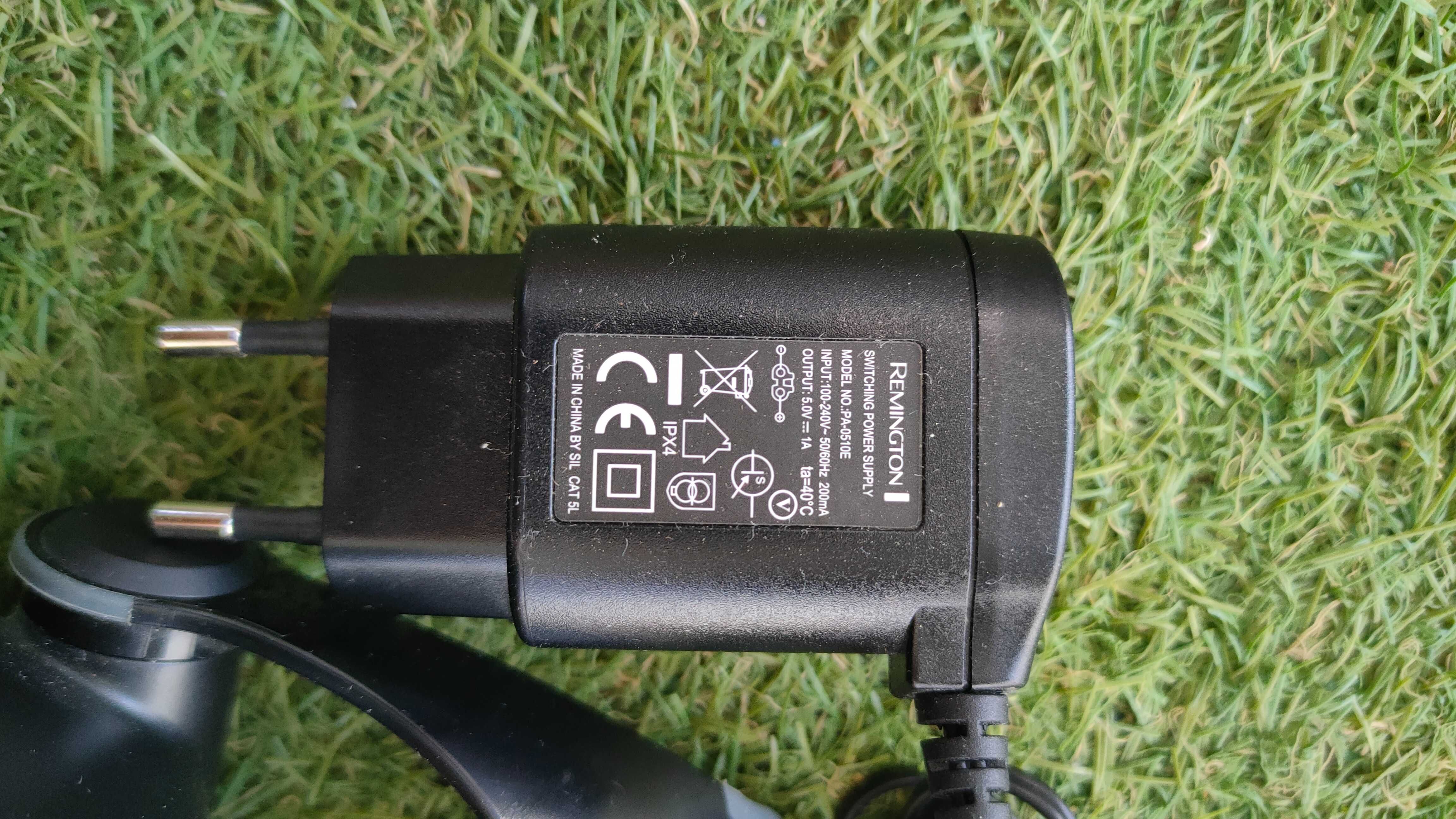 golarka Remington XR1330 z ładowarką XR1350 XR1370