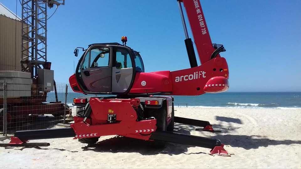Serviço Com Operador de Empilhador Telescópico Rotativo MANITOU 25m!