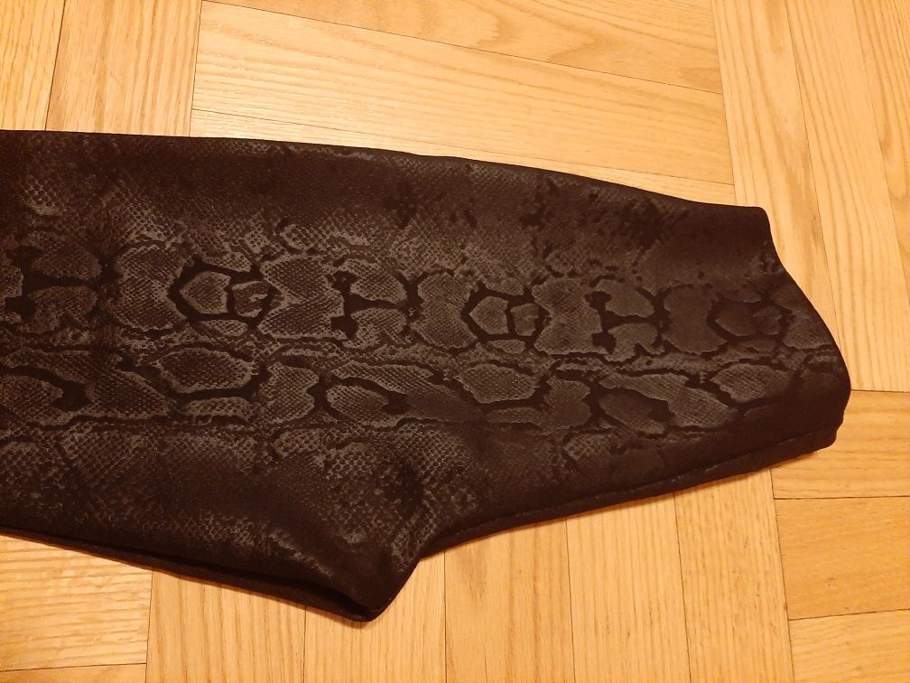 Legginsy czarne z wężowym wzorem, marki Zara, rozmiar S