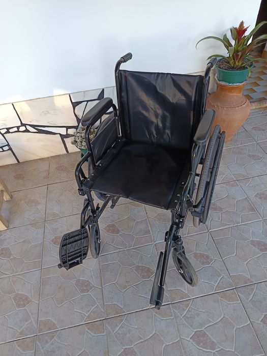 Cadeira de Rodas como nova