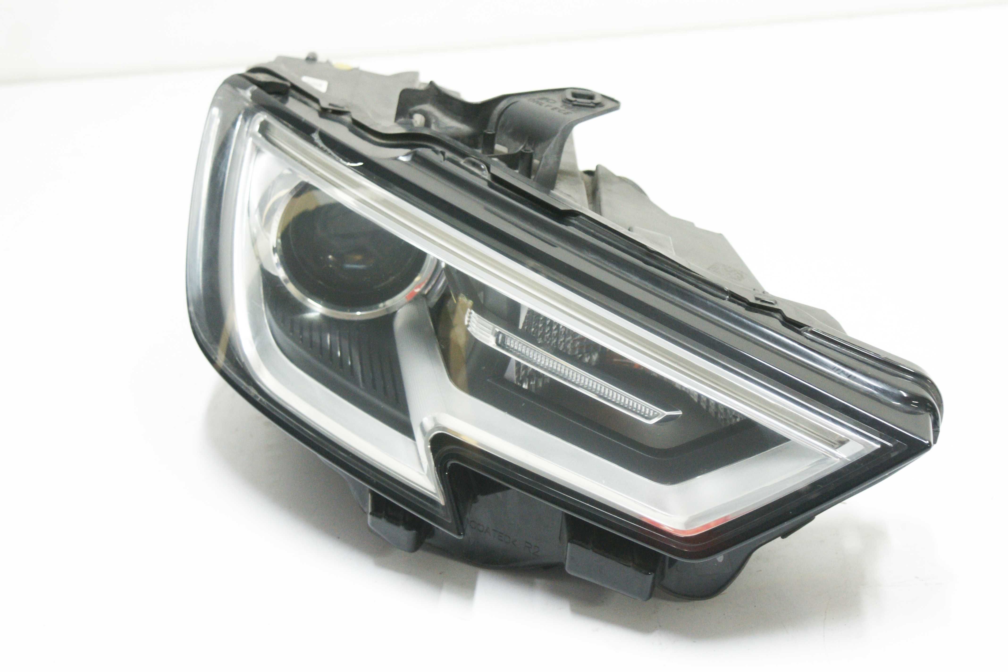Lampa przednia przód prawa reflektor OE AUDI A3 8V0