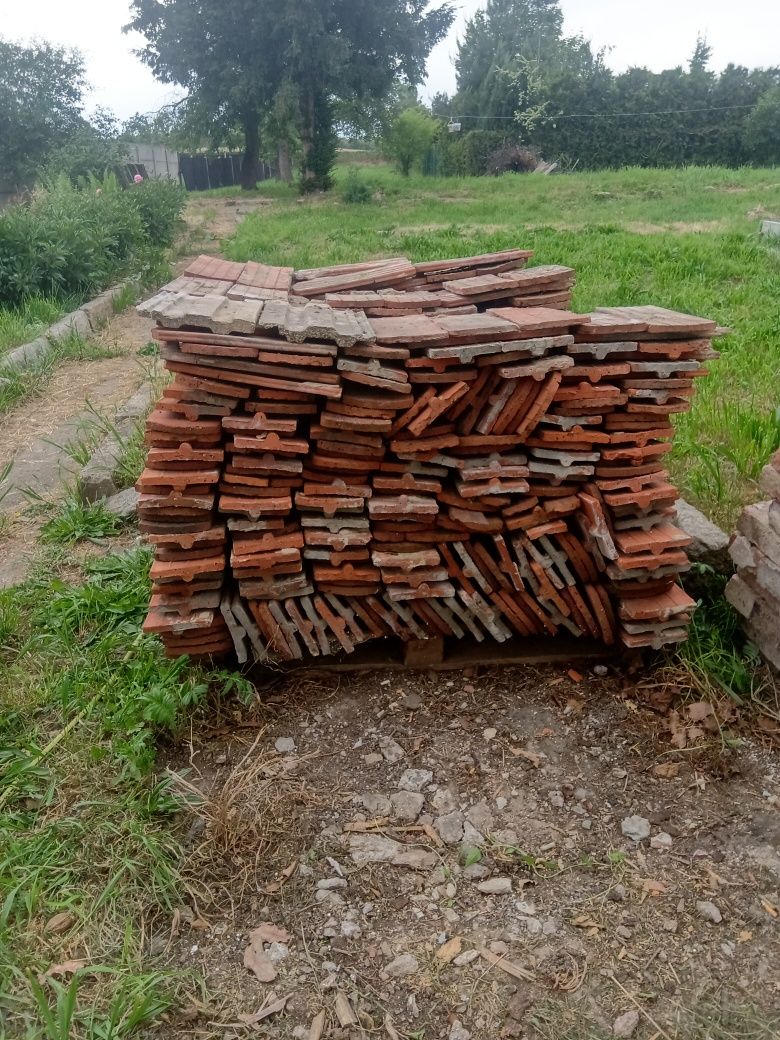 Do sprzedania dachówka i cegła