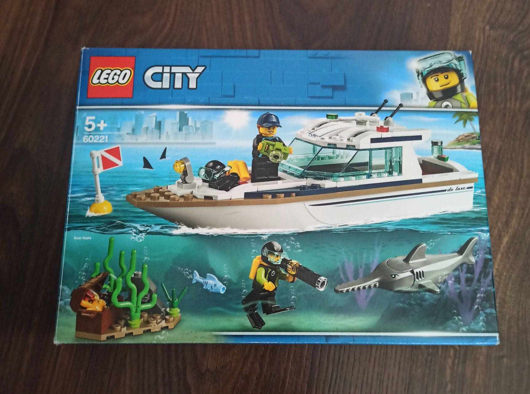 LEGO City 60221 Jacht