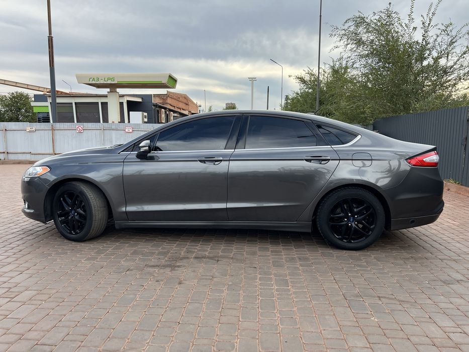 Ford Fusion se 2.5 газ/бенз 2016