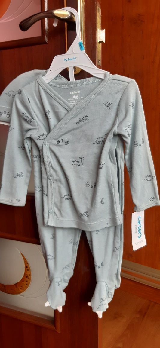 Костюмчик Carter's