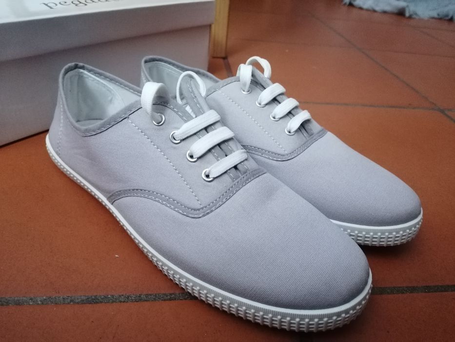 Ténis Cinza 42, 43 e 44 (Novos na caixa)