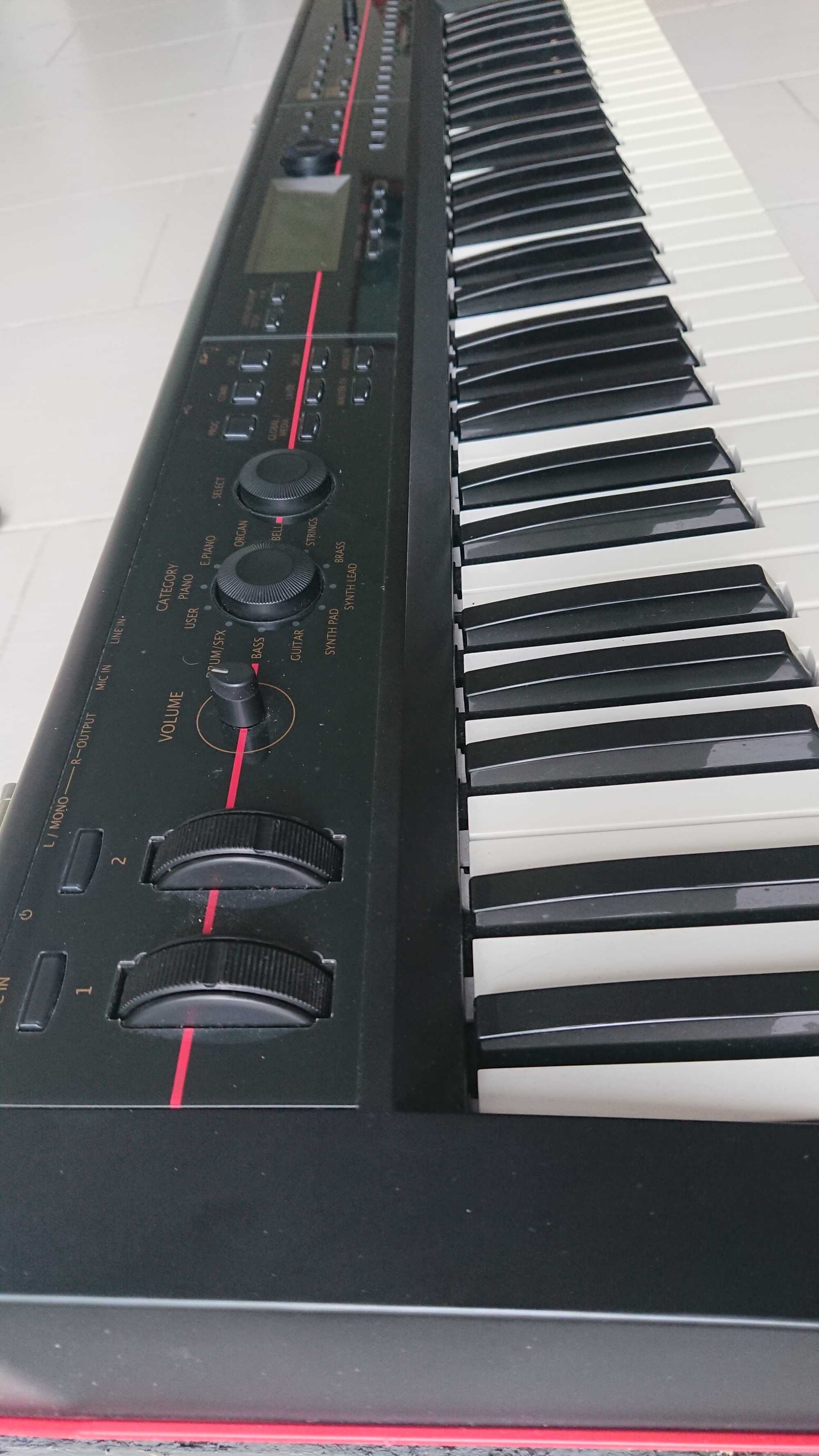 Korg Kross syntezator