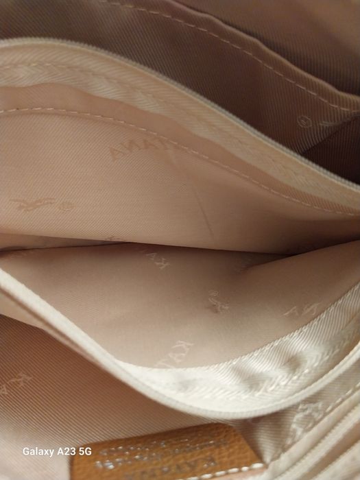 Mala a tiracolo, para senhora