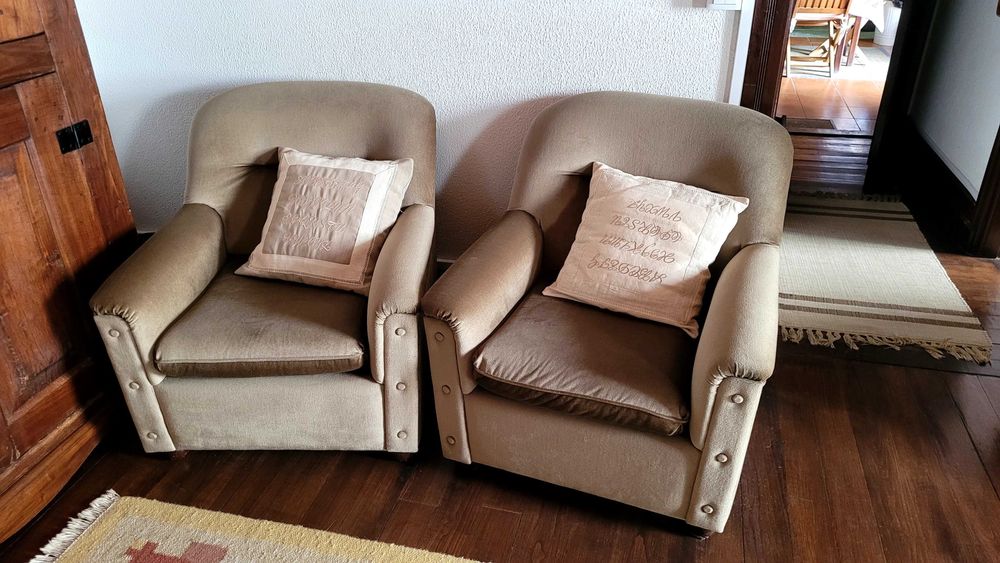 2 Sofás individuais como novos