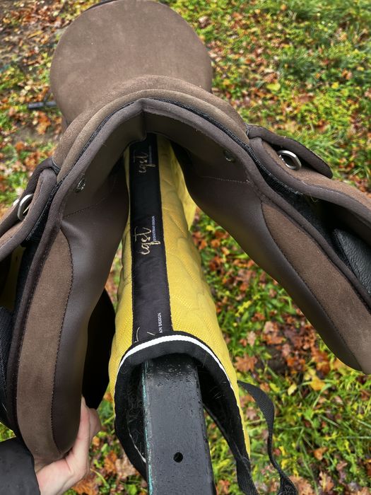 nowe siodło fair play brązowe