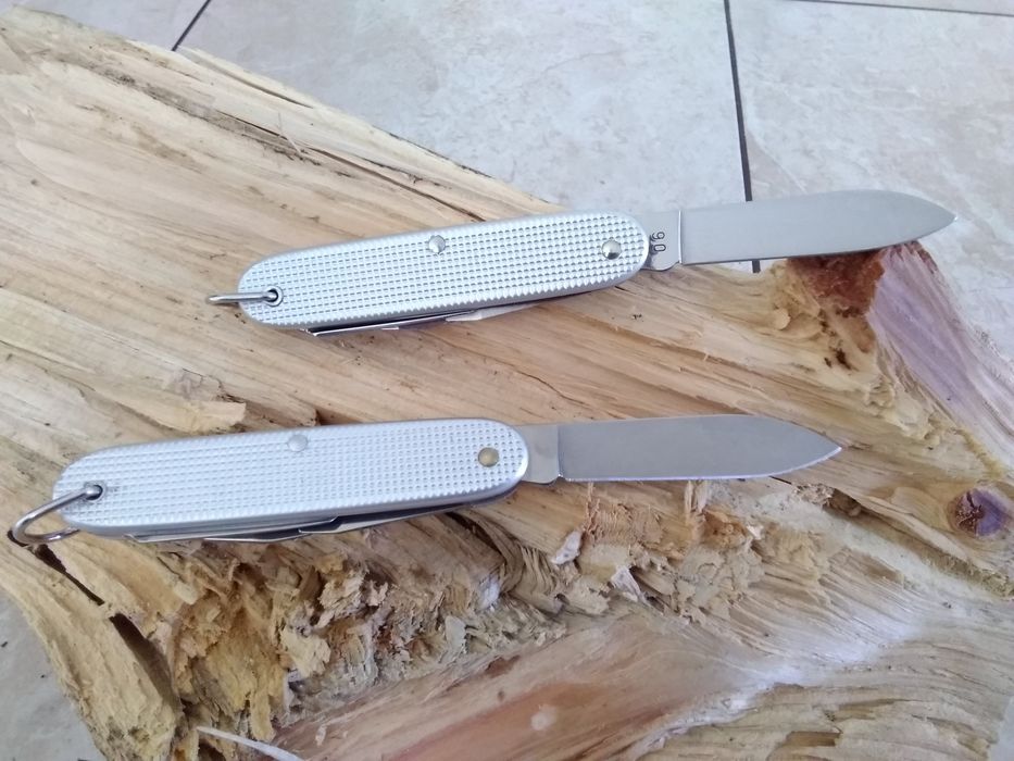 Wenger Swiss Army 70 Delemont Soldat DWIE SZTUKI Szwajcarski Scyzoryk