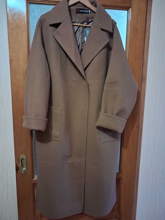 Пальто розмір 58.