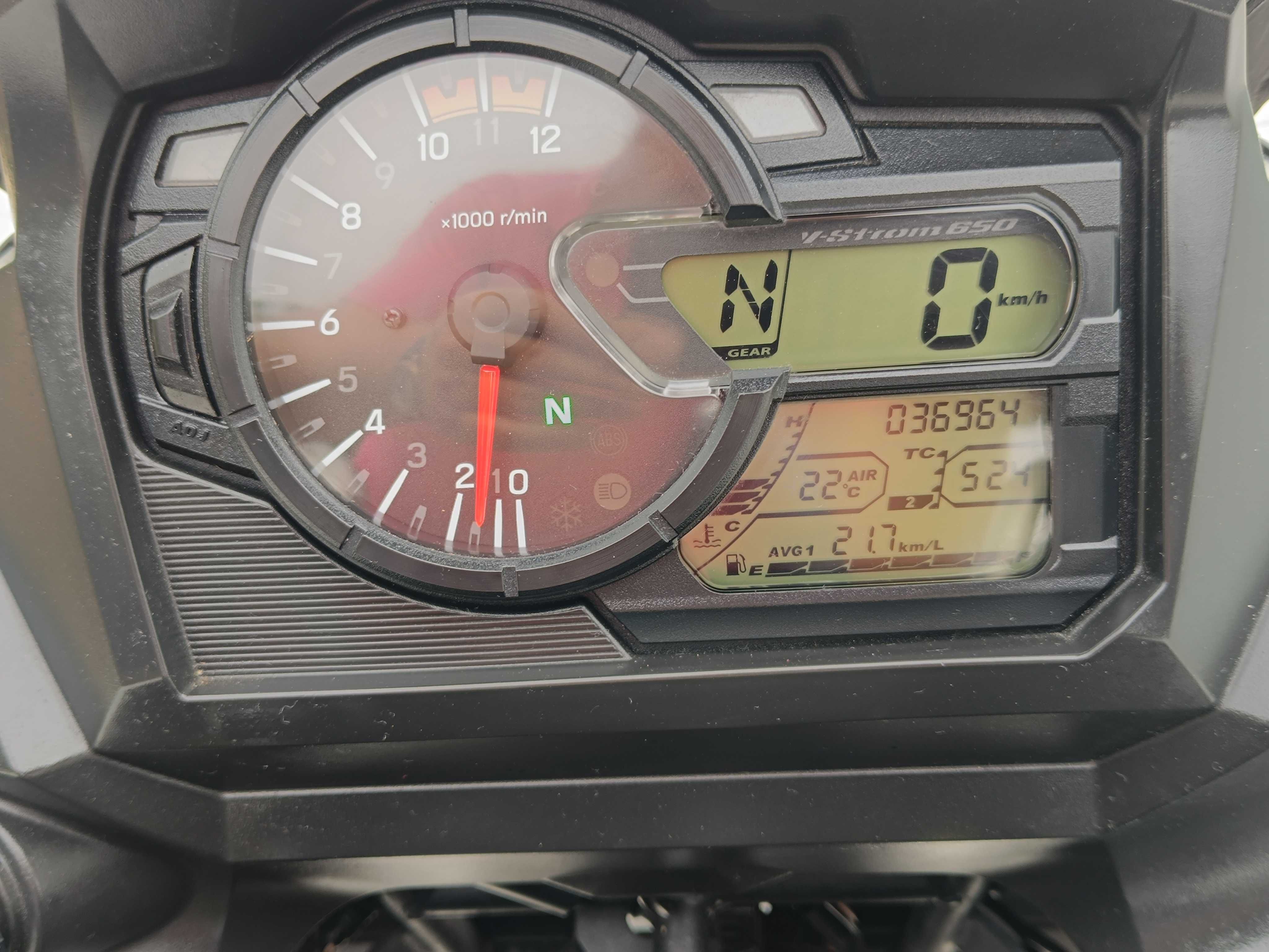 Suzuki V-Strom 650. EXCELENTE, Como nova, 36964 Kms. Negociável.