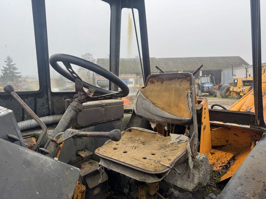 Koparko-ladowarka case 580