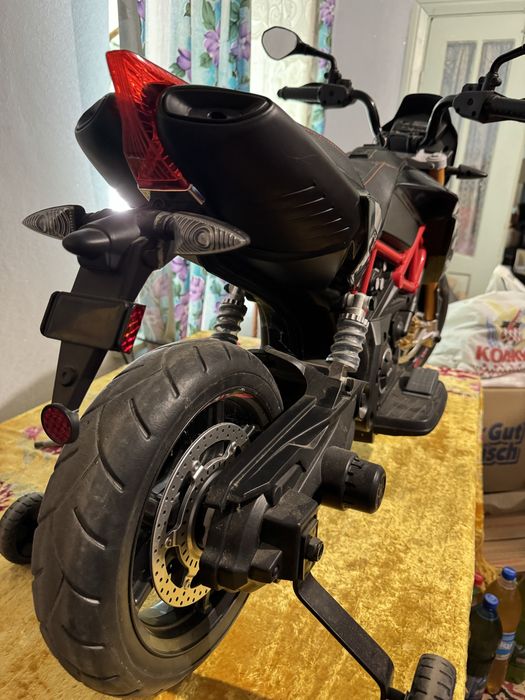 Прадаю Дитячий мотоцикл на акамулятрі