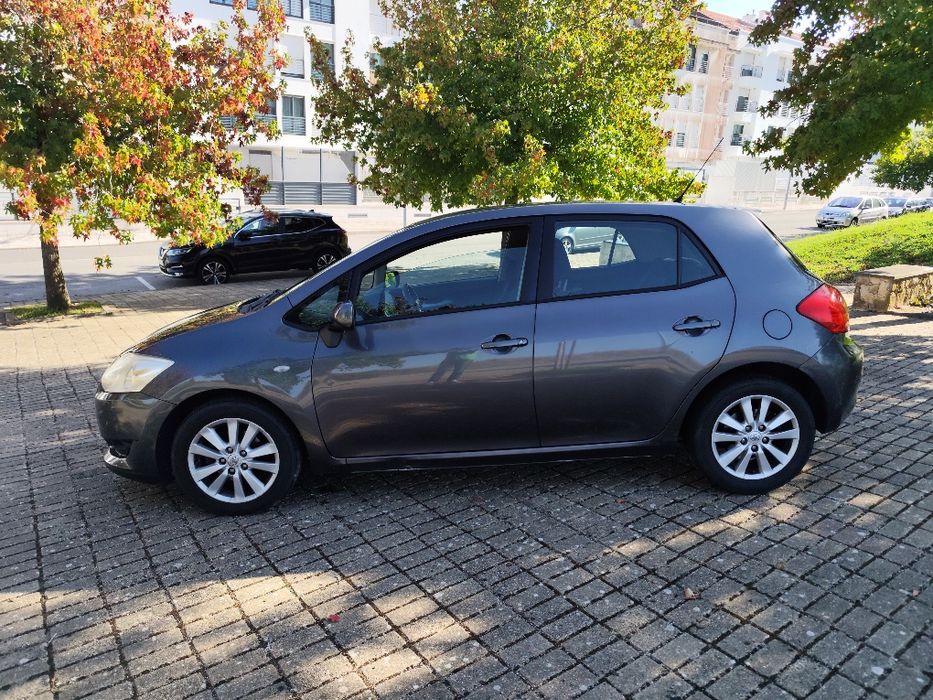 Toyota Auris 1.4 D4d 5 portas excelente estado geral