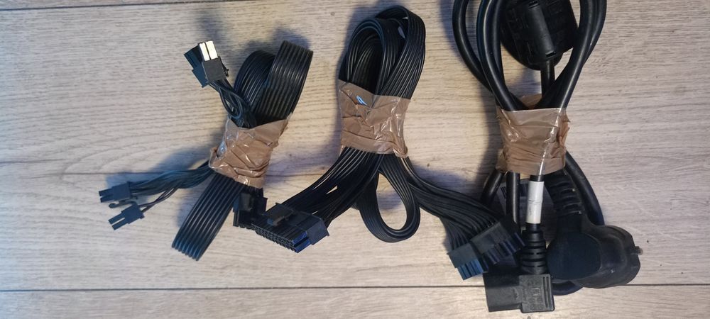 Używany zasilacz do komputera sprawny