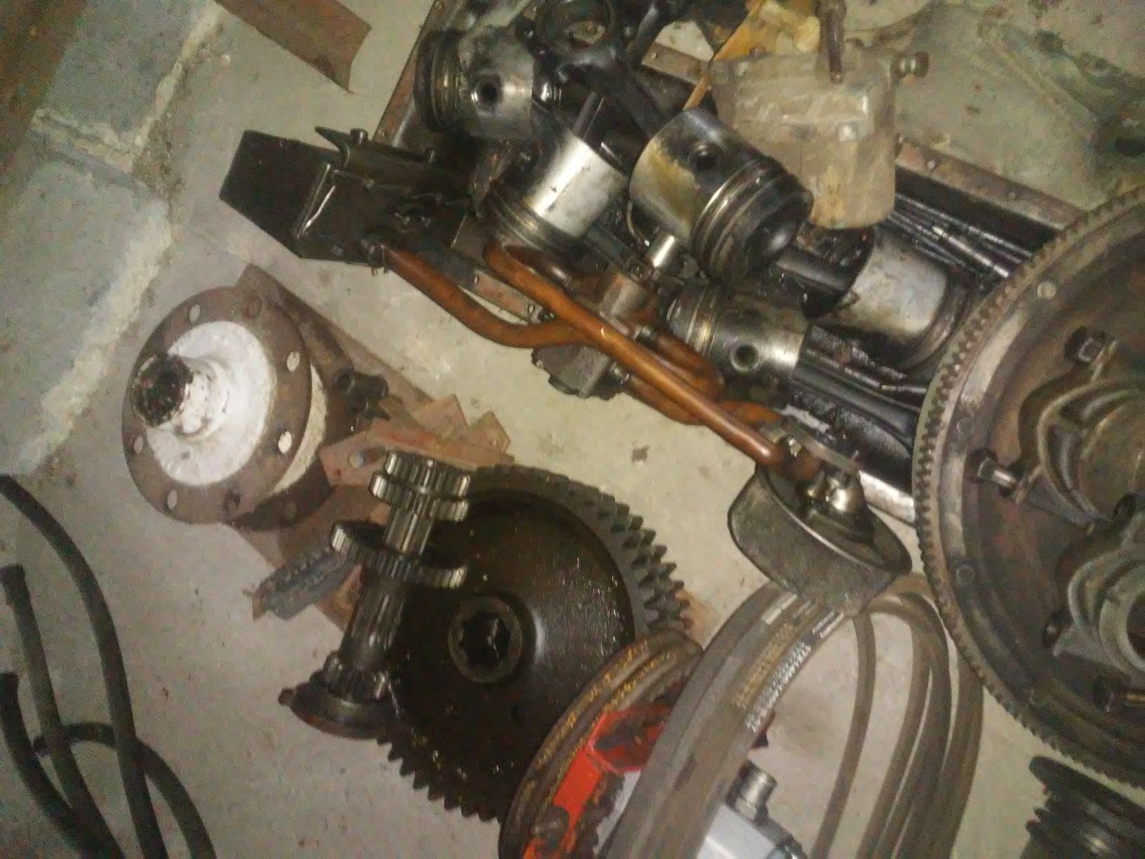 Bizon czesci.  Mechanizm różnicowy Skrzyni biegow kolo zwolnicy tryby