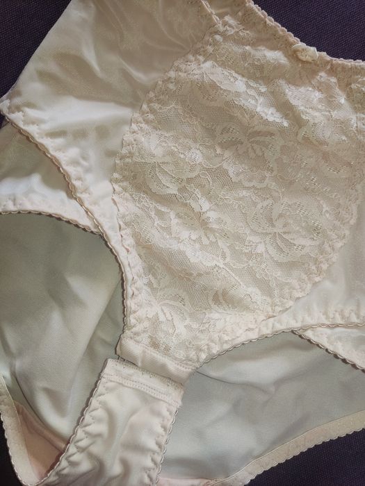 Бондажные трусики на липучках бежевые