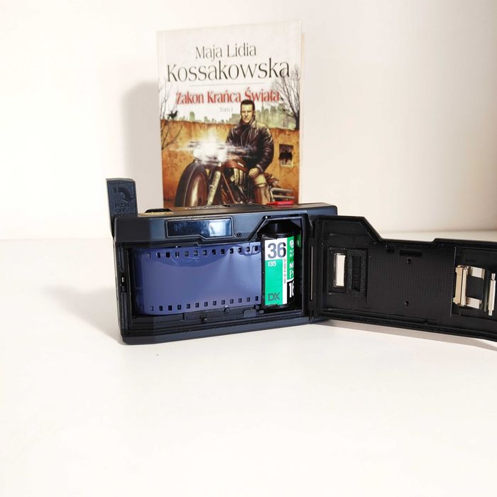 Ładny Olympus Trip MD z lat 80 tych XX wieku - kultowy aparat VINTAGE