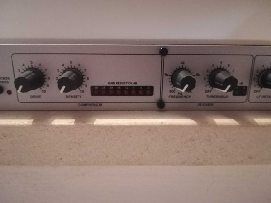 DBX 286 S - Processador de microfone e linha