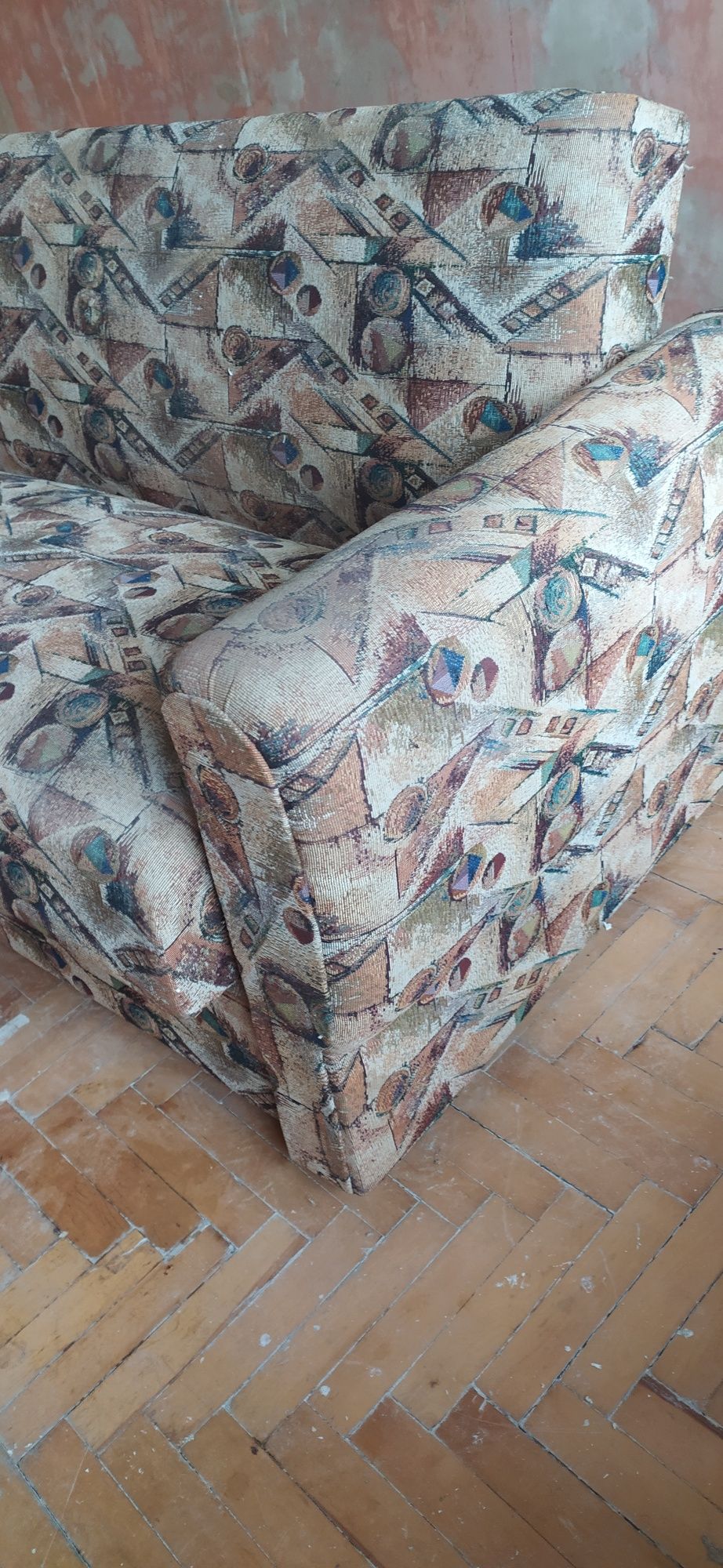 Диван б/у.250гривень.