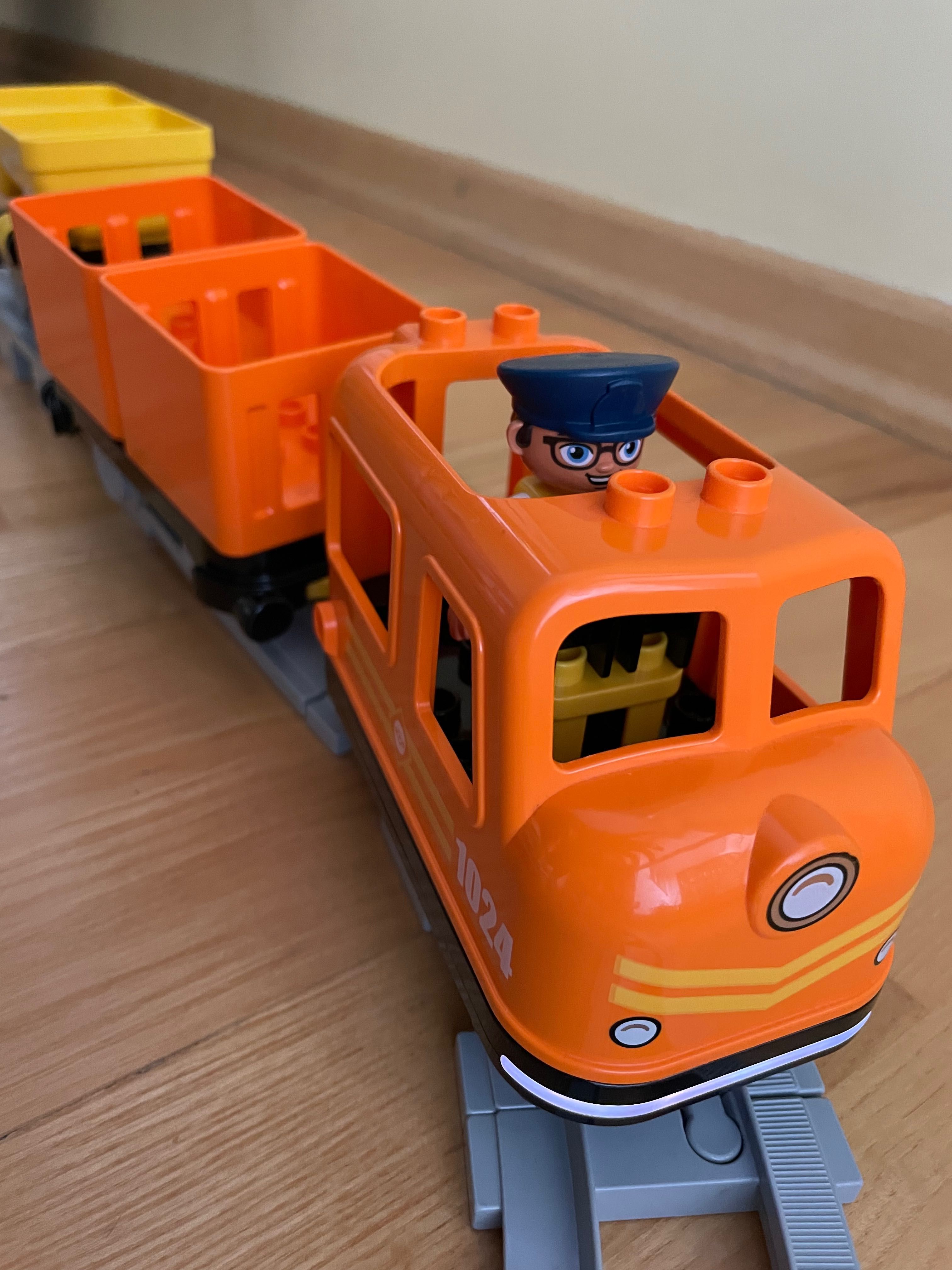 Lego Duplo pociąg towarowy