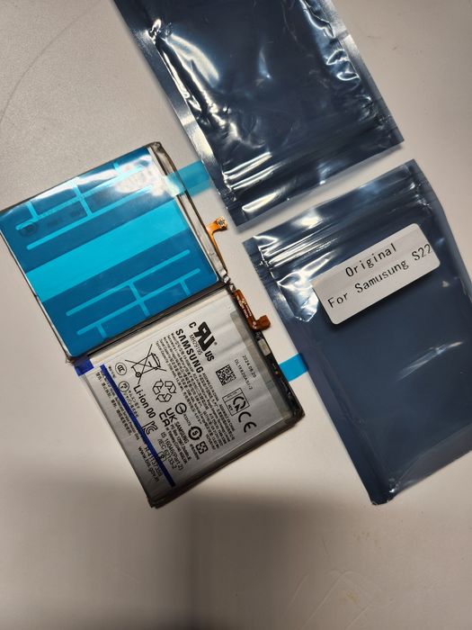 Продам аккамуляторы на Samsung S22 оригинал