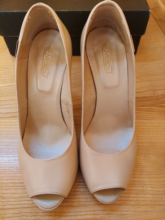 Skórzane czółenka polska marka EMBIS r. 38