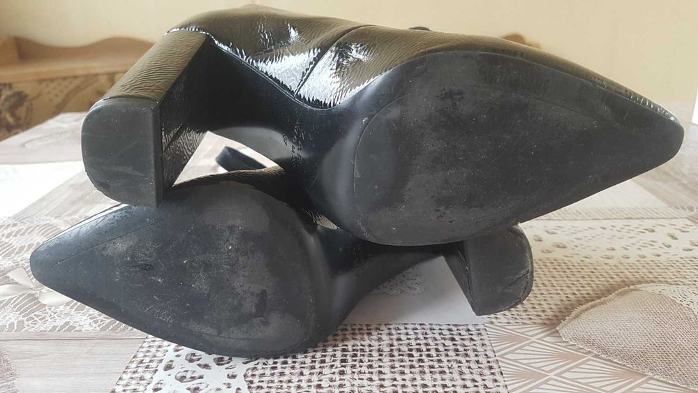 лаковые ботильоны кожаные Zara ботинки на каблуку туфли шнуровка