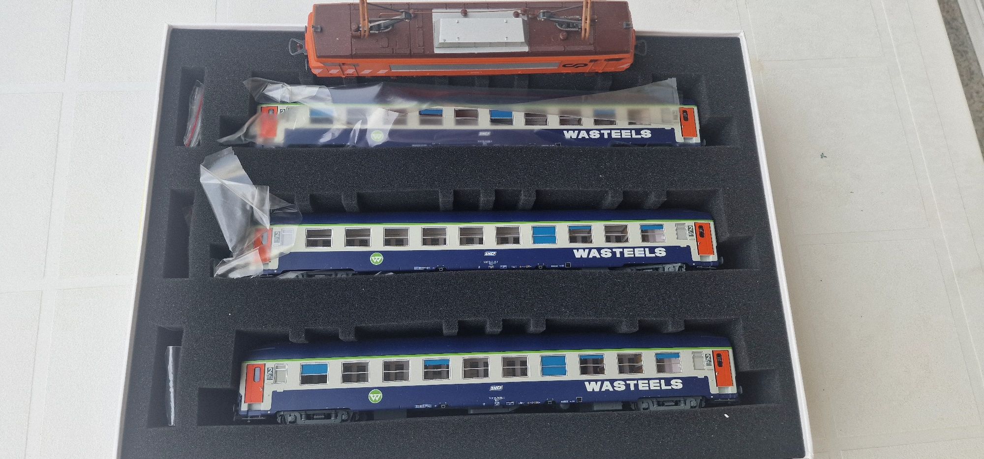 Comboios novos raros h0 preços  telefone