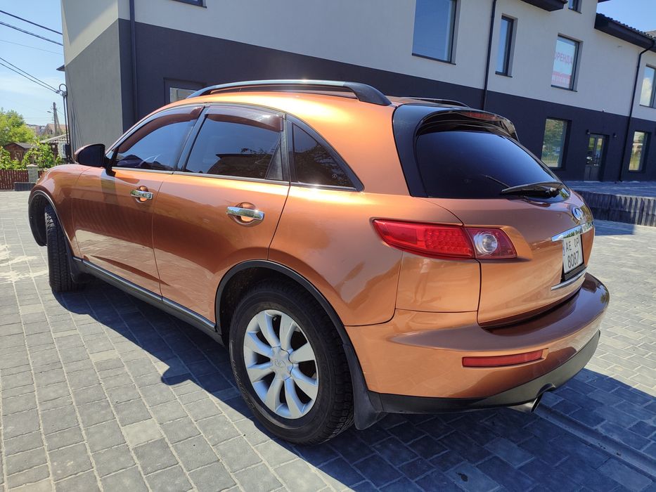 Infiniti fx35 у гарному стані