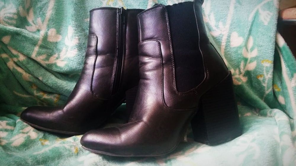 Vendo botas NOVAS