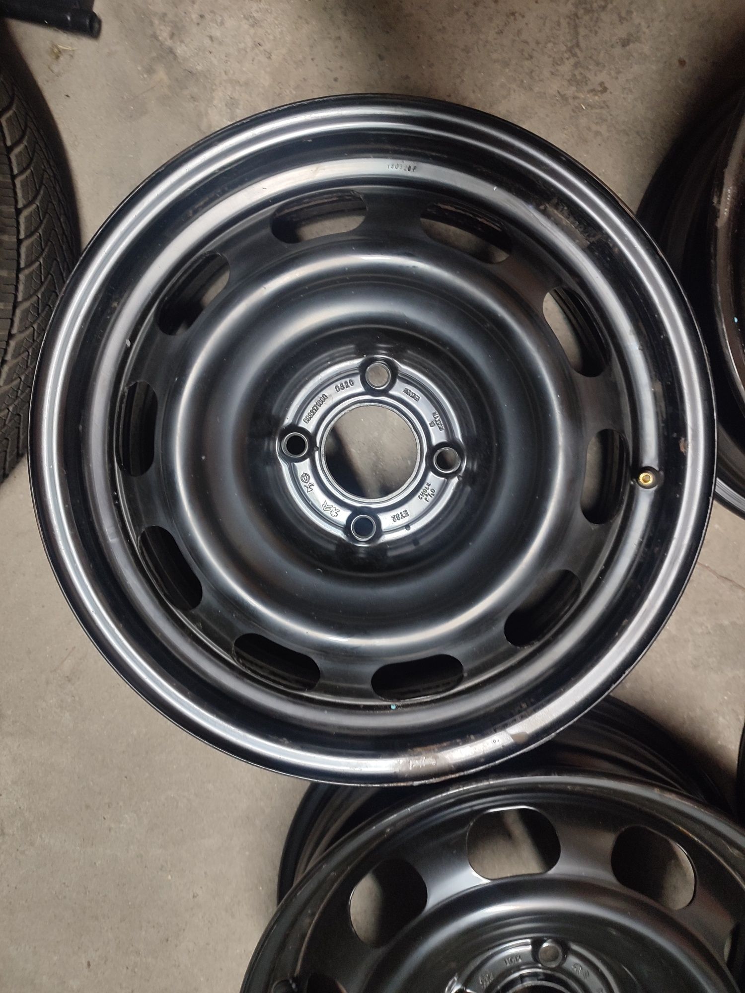 Komplet felg stalowych 16" 4x108 et32 6.5J osadzenie 65
