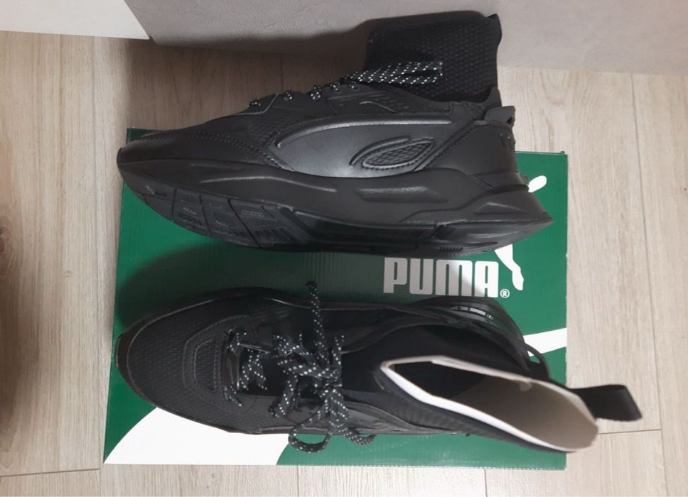 Кросівки жіночі водовідштовхуючі