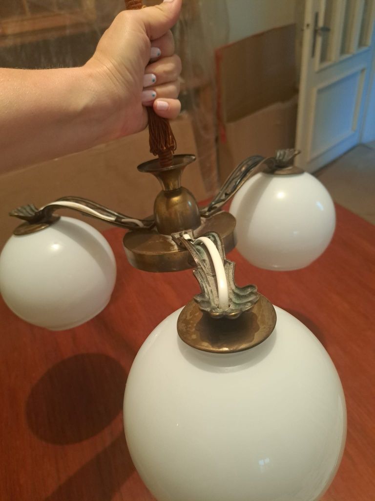 Zabytkowy mosiężny żyrandol/lampa