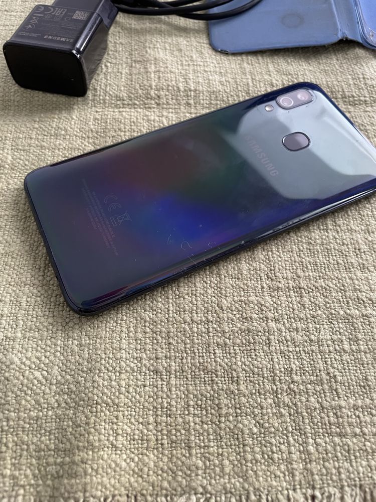 Samsung A40 c\ Capa
