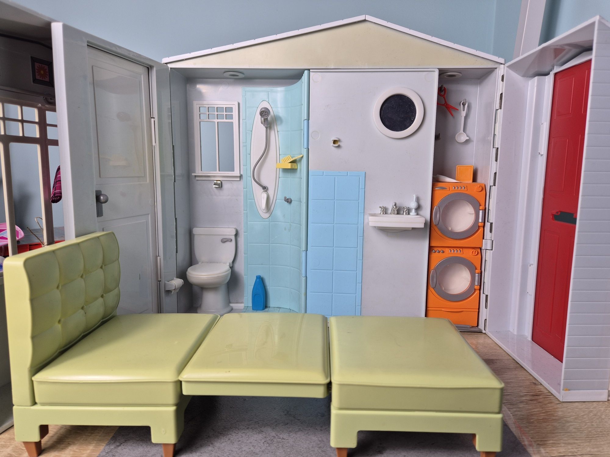 Domek dla Barbie dom totally real house 2006 chatka diorama