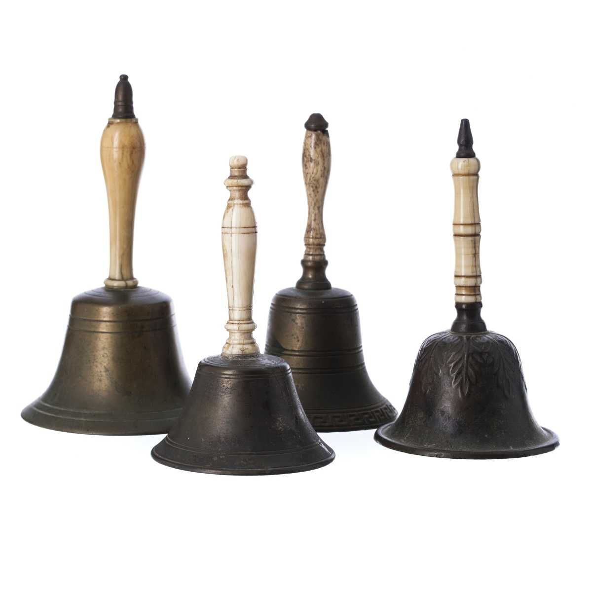Lote Quatro Campainhas Mesa