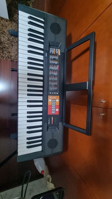 Piano Yamaha PSR-F51