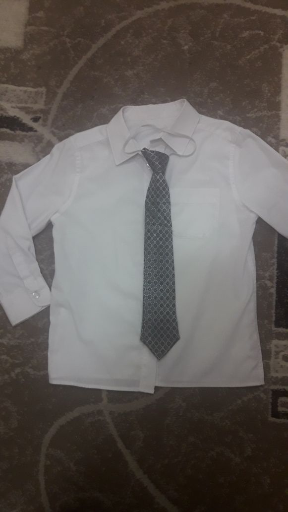 Костюм рубашка брюки жилетка галстук на 3 - 6 лет. Новый