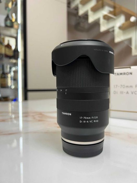 Tamron 17-70mm f/2.8 Di III-A VC RXD