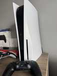 Ps5 z wbudowanym napędem +pad