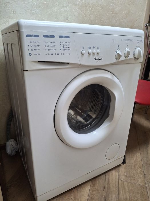 Пральна машинка стіралка whirpool