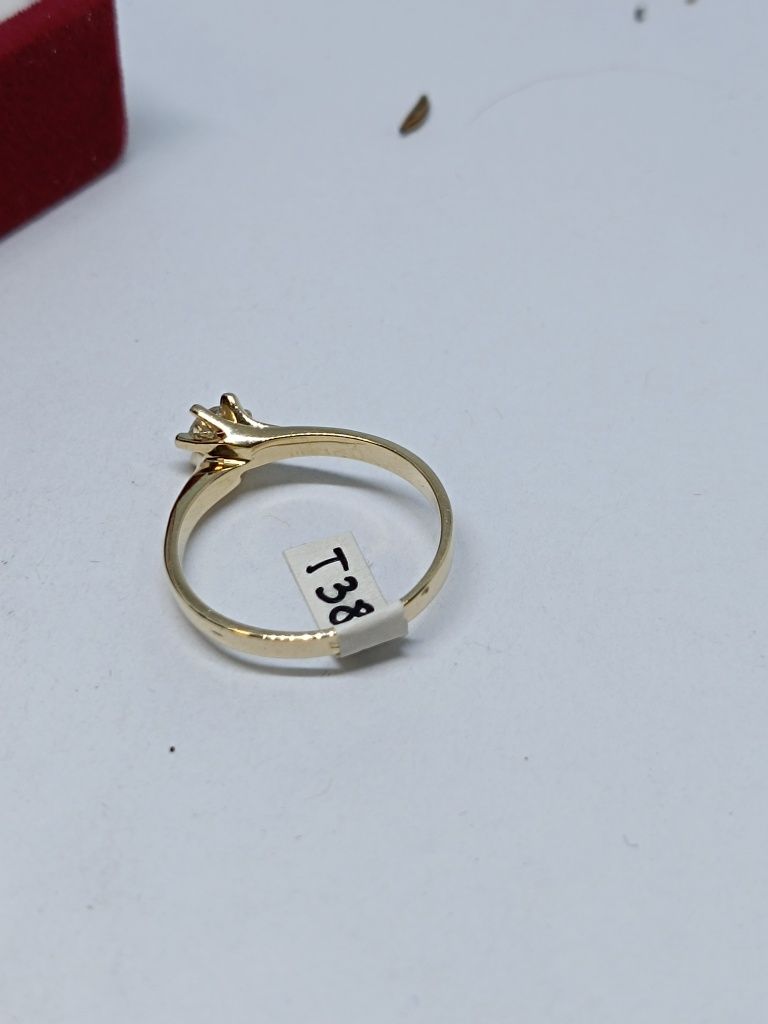 Złoty pierścionek z brylantem złoto 585 rozmiar 13
