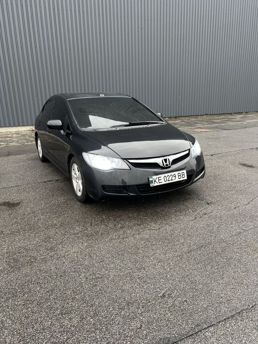Продам Honda Civic 1.8 на автомате в отличном состоянии