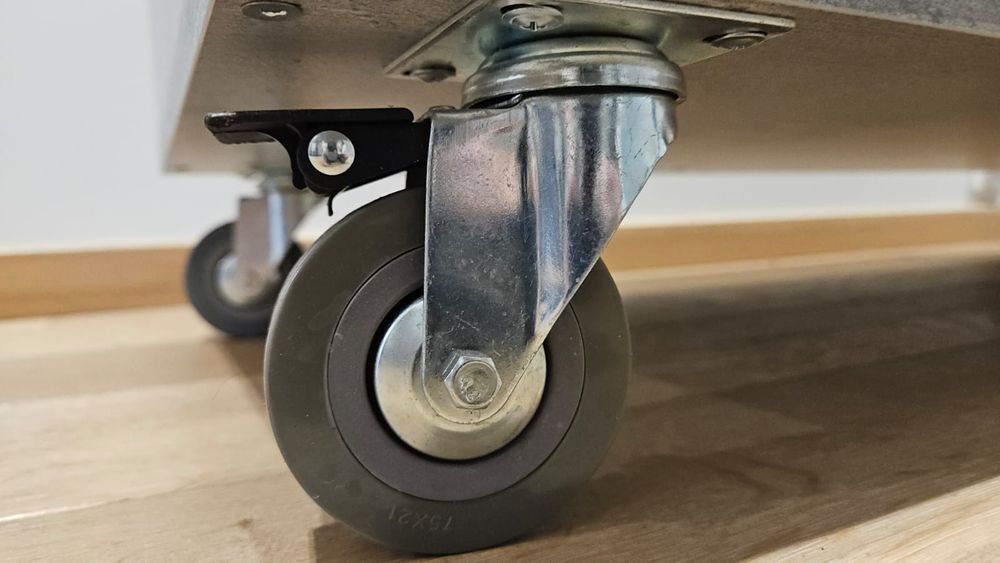 Stolik TV Billund komoda regał kółka szary beton biały ideał