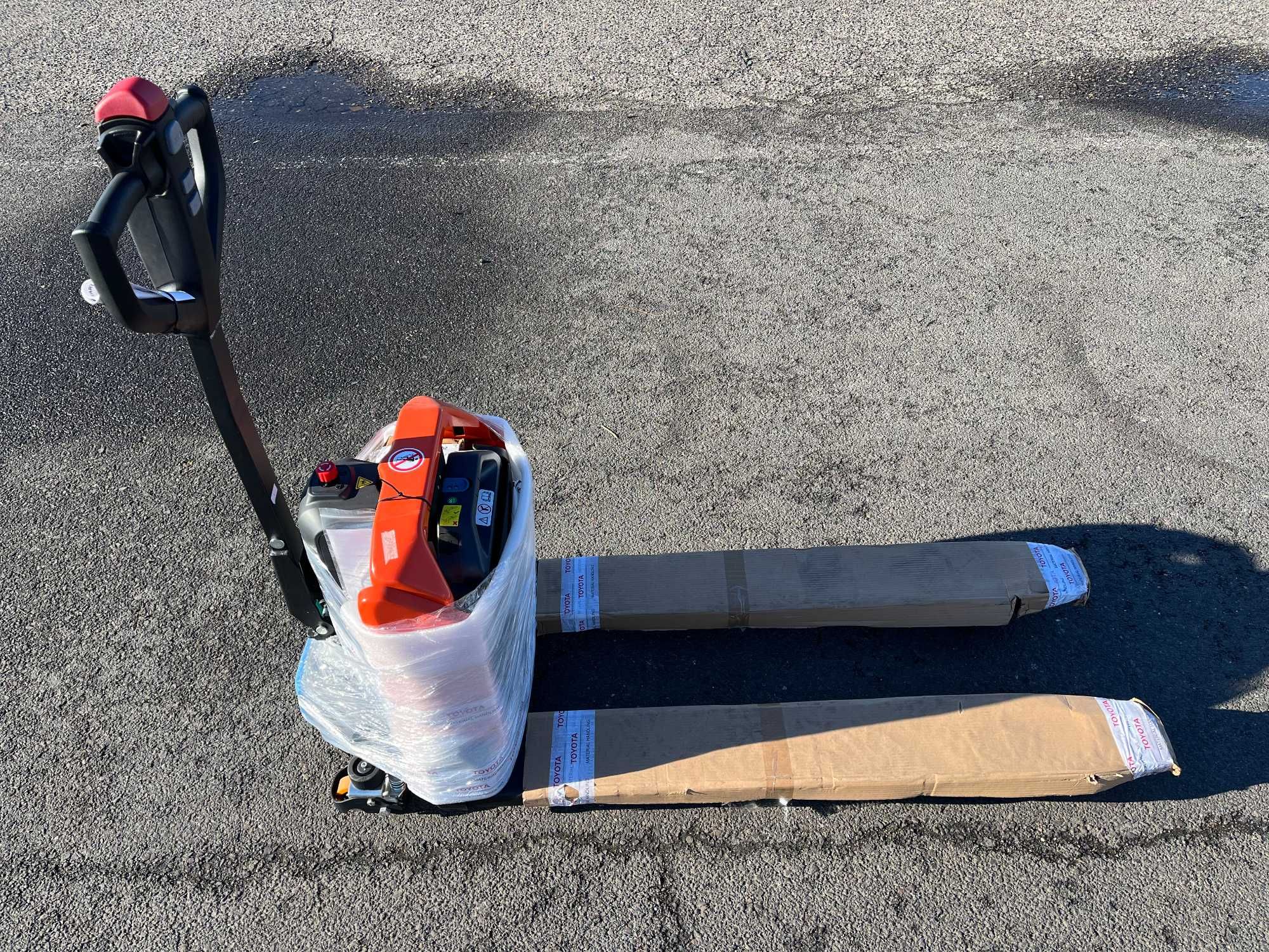 NOWY Paleciak elektryczny BT TYRO PTE20N - 2024 rok