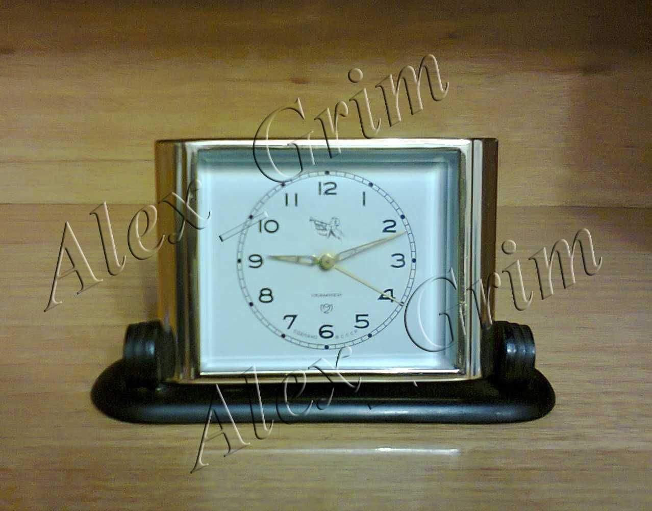 Продам часы-будильник Слава Пионер СССР